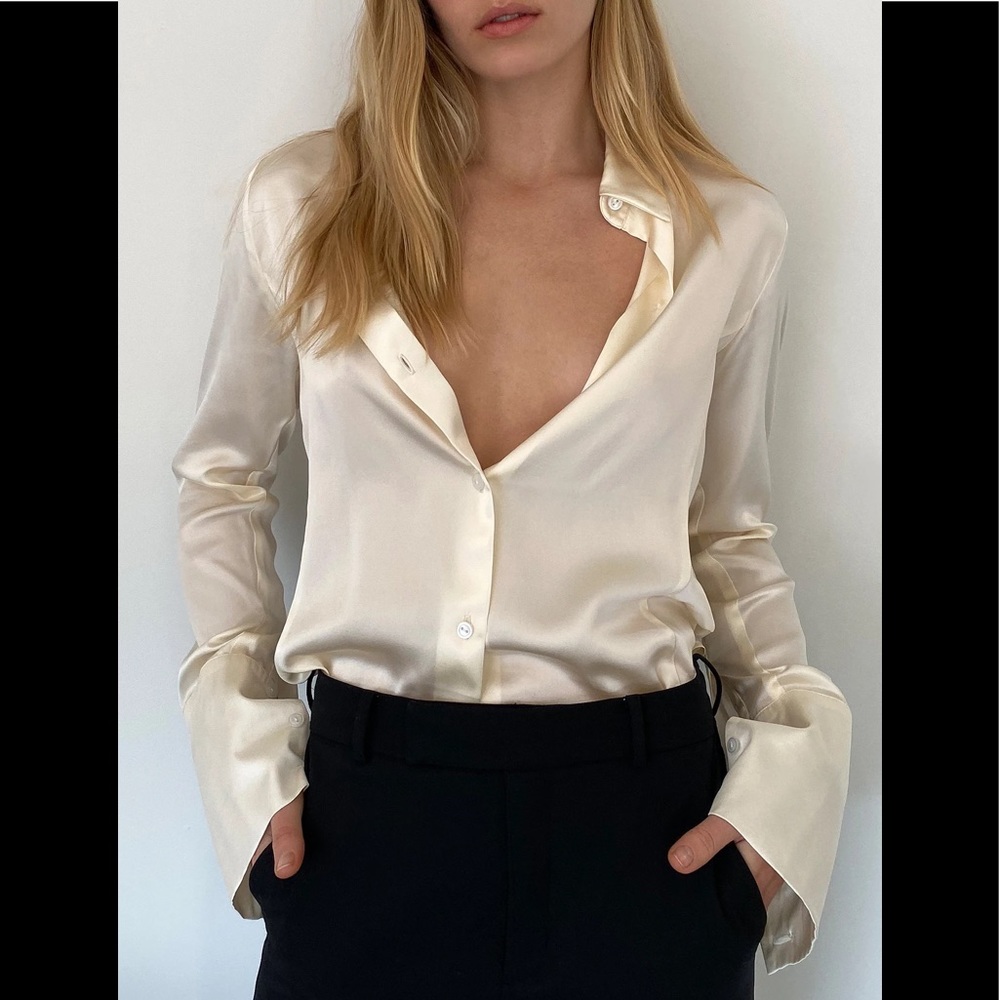 Oreaeund Iris silk long sleeve button up top with tags size small Ivory color